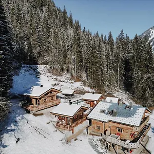 Chalet Savoya, Châtel